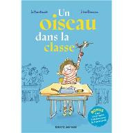 Un oiseau dans la classe