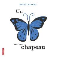 Un papillon sur un chapeau